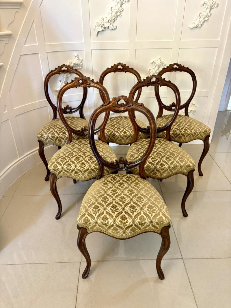 Outstanding Quality Antique Victorian Set of Six Carved Walnut Dining Chairs